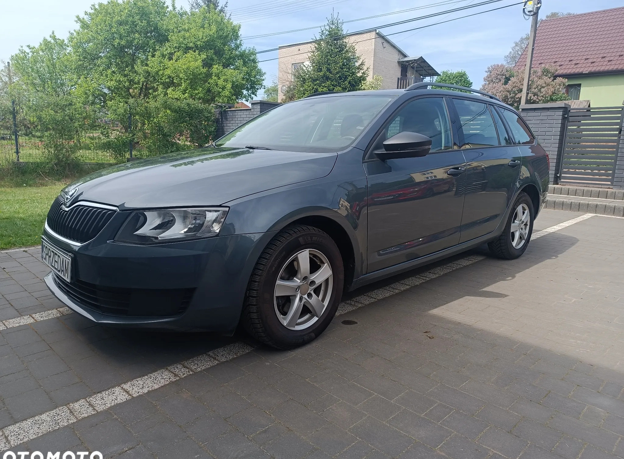 Skoda Octavia cena 33700 przebieg: 235000, rok produkcji 2015 z Starachowice małe 742